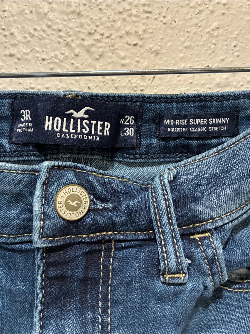 Hollister Women's Ripped Skinny Jeans - Medium Blue - Picture 2 of 3